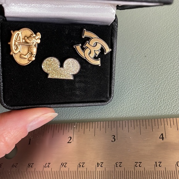 Disney Pin - Picture 5 of 5